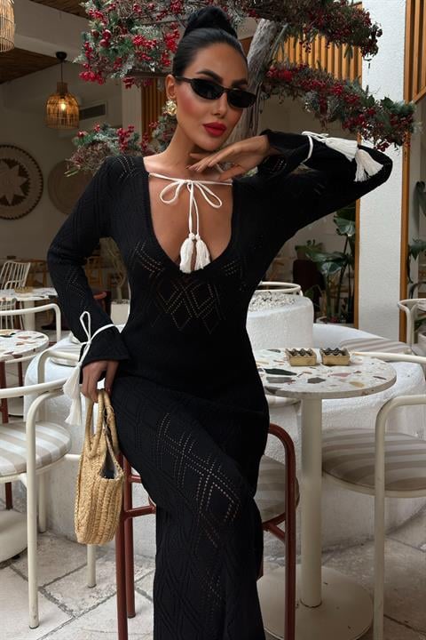 Vestido de Renda com Decote V