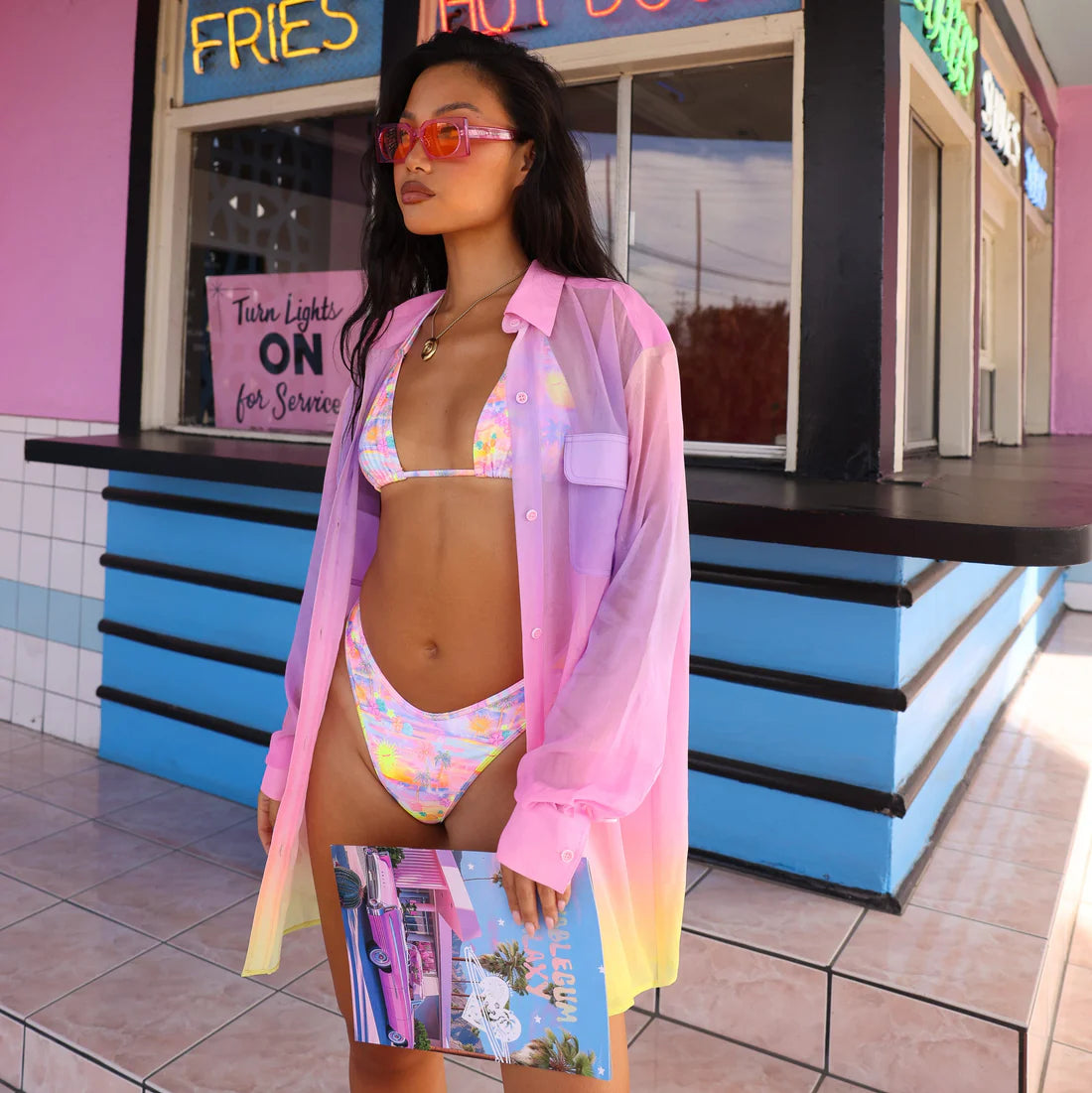 Cueca de biquíni fio dental perna subida - Sunset Universe