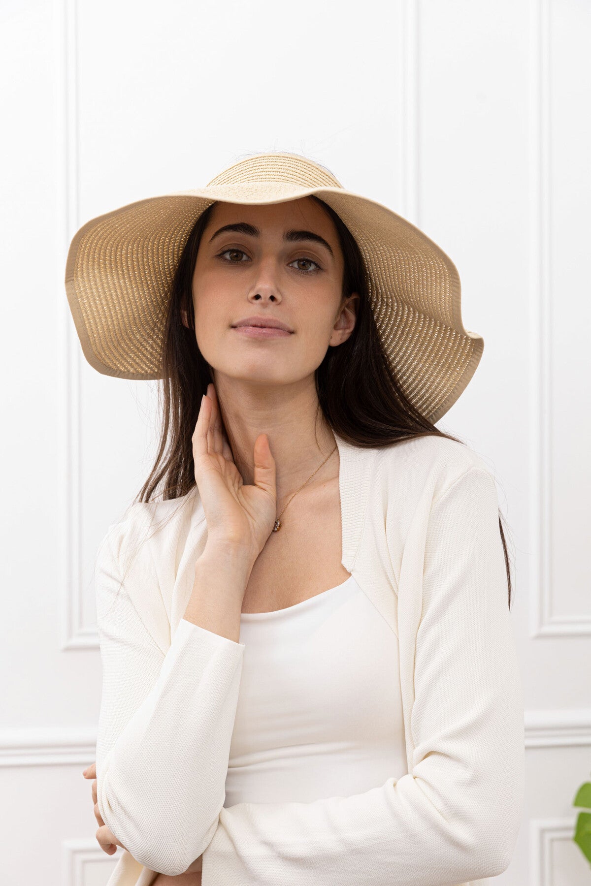 Chapéu c/ viseira e Laço